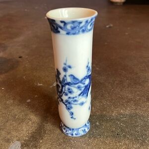 Beautiful Andrea by Sadek Vintage Blue & White porcelain Bird Vase